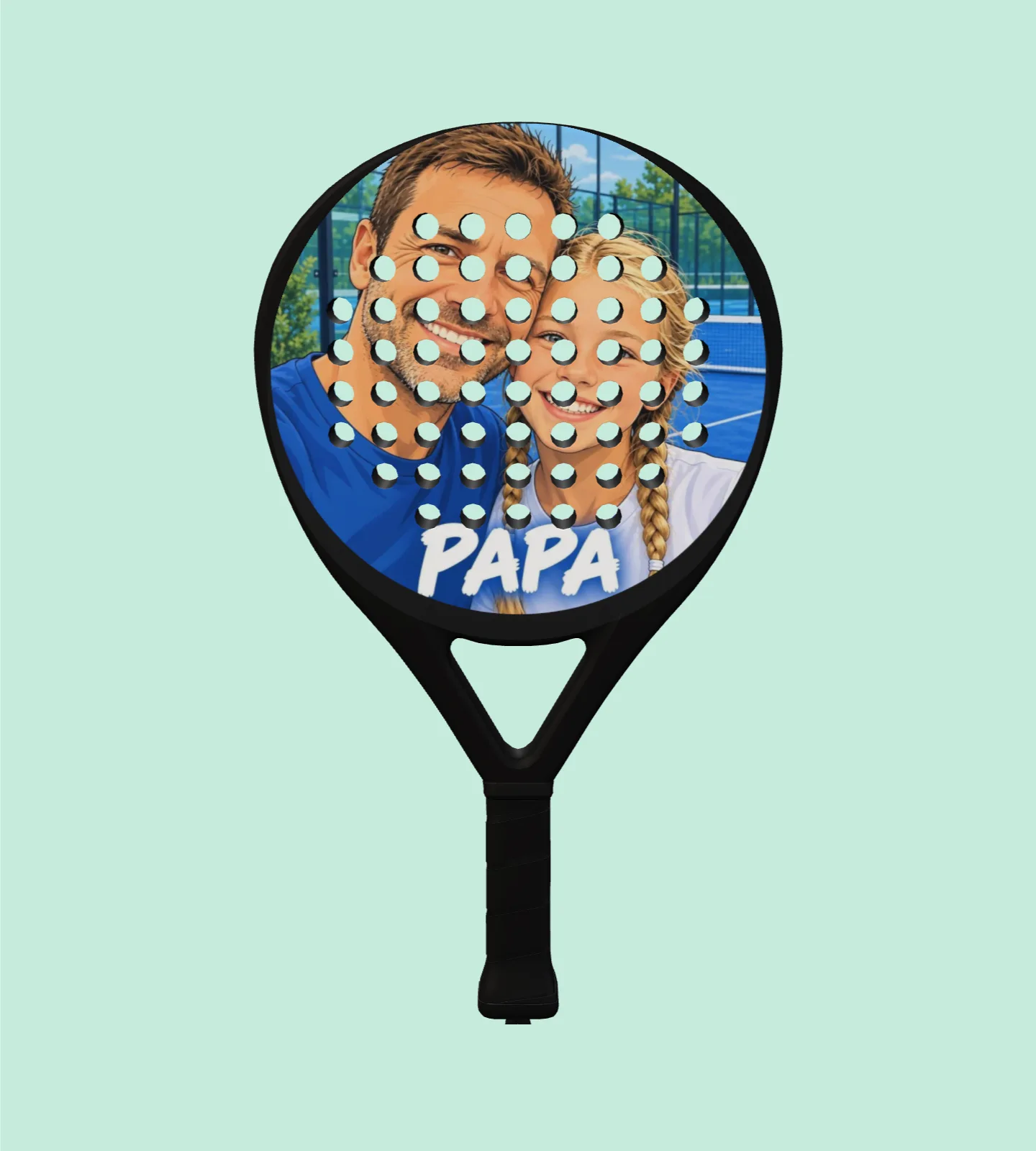 Het kunstwerk met PAPA op een padel racket in 3D, met de gaatjes door het beeld
